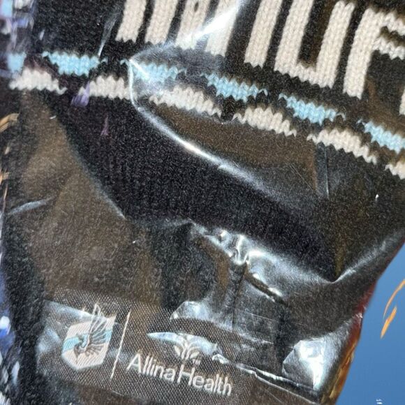 NEW Limited Edition MN UFC Knit Mittens Black/Blue Logo O/S - Picture 2 of 4